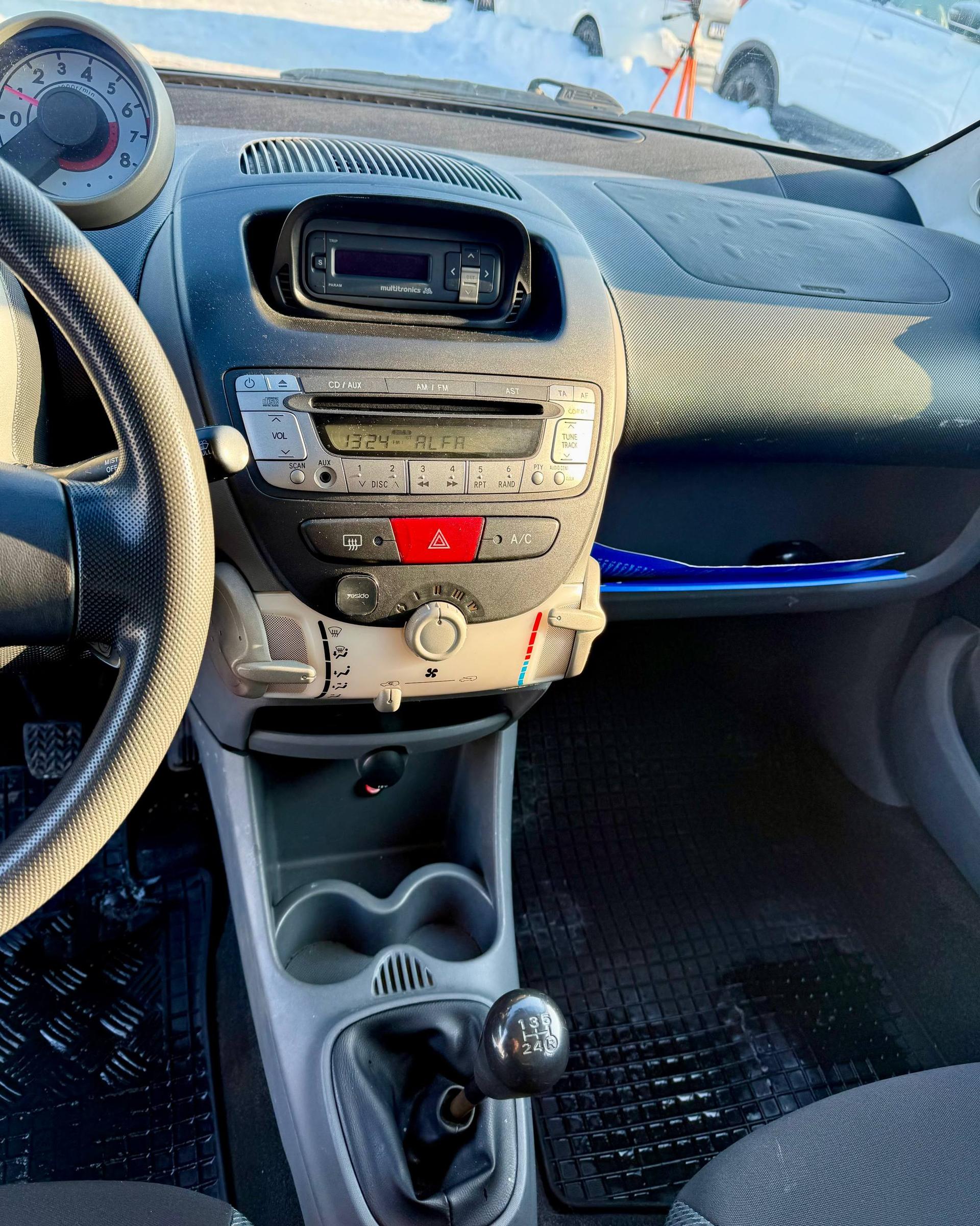 Toyota Aygo I (AB10) , 2006 г., механика, бензин - фото 13