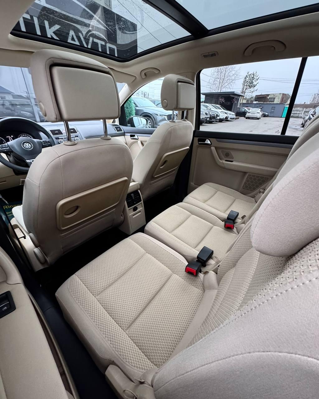 Volkswagen Touran I · 2-й рестайлинг , 2013 г., робот, дизель - фото 11