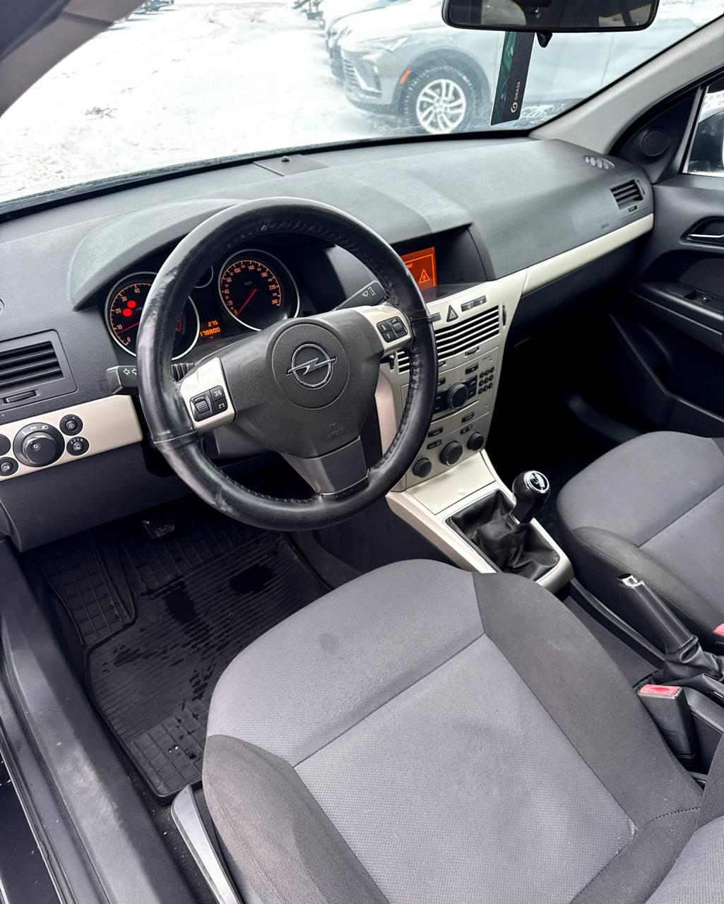 Opel Astra H · Рестайлинг , 2008 г., механика, бензин - фото 10