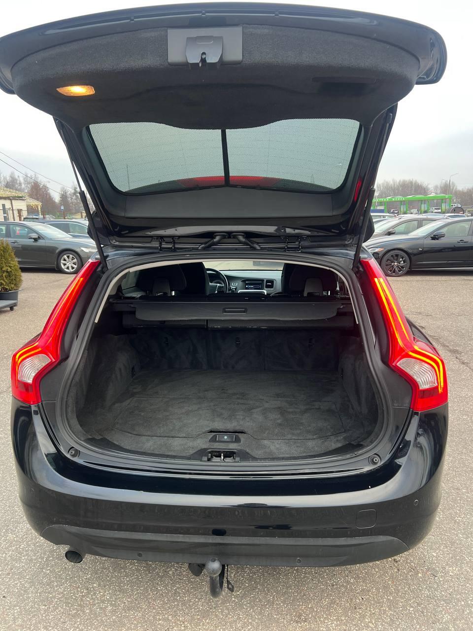 Volvo V60 I , 2012 г., механика, дизель - фото 15