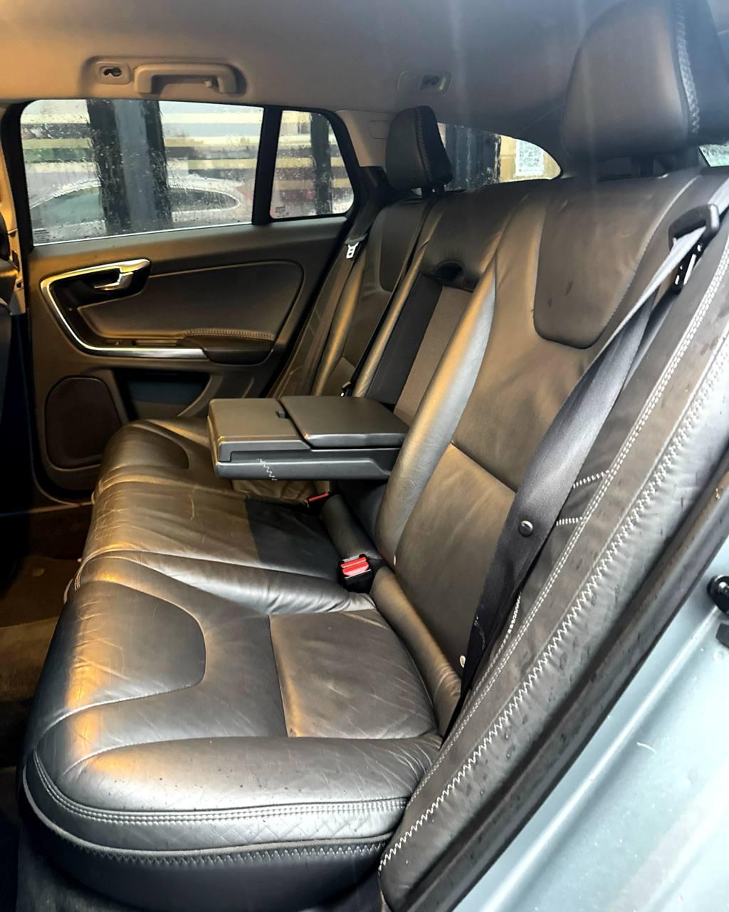 Volvo V60 I , 2012 г., механика, дизель - фото 11