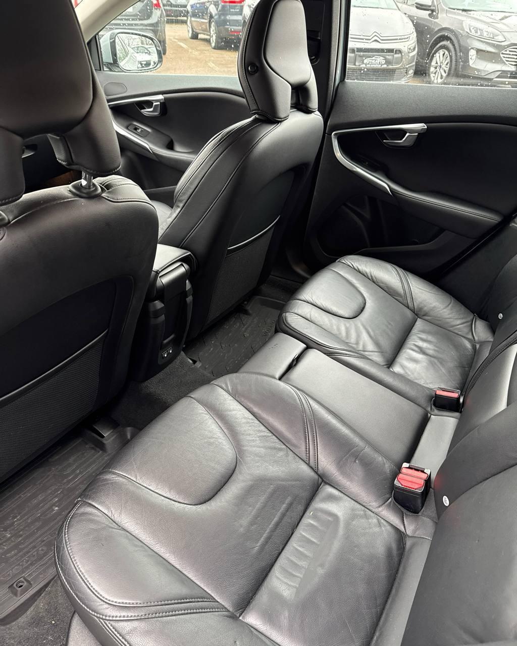 Volvo V40 II , 2012 г., механика, дизель - фото 11