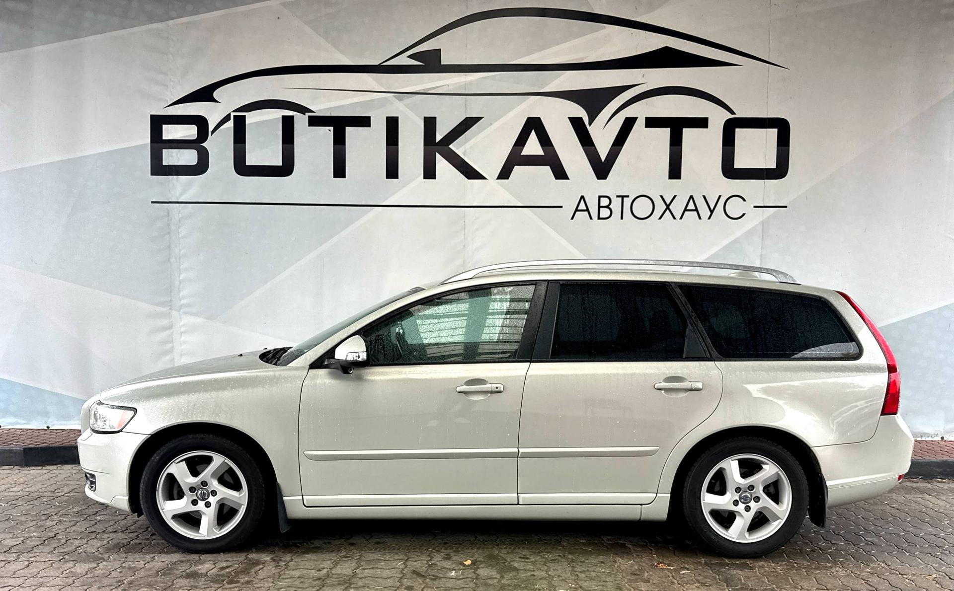 Volvo V50 I · 2-й рестайлинг , 2010 г., механика, дизель  - фото 4