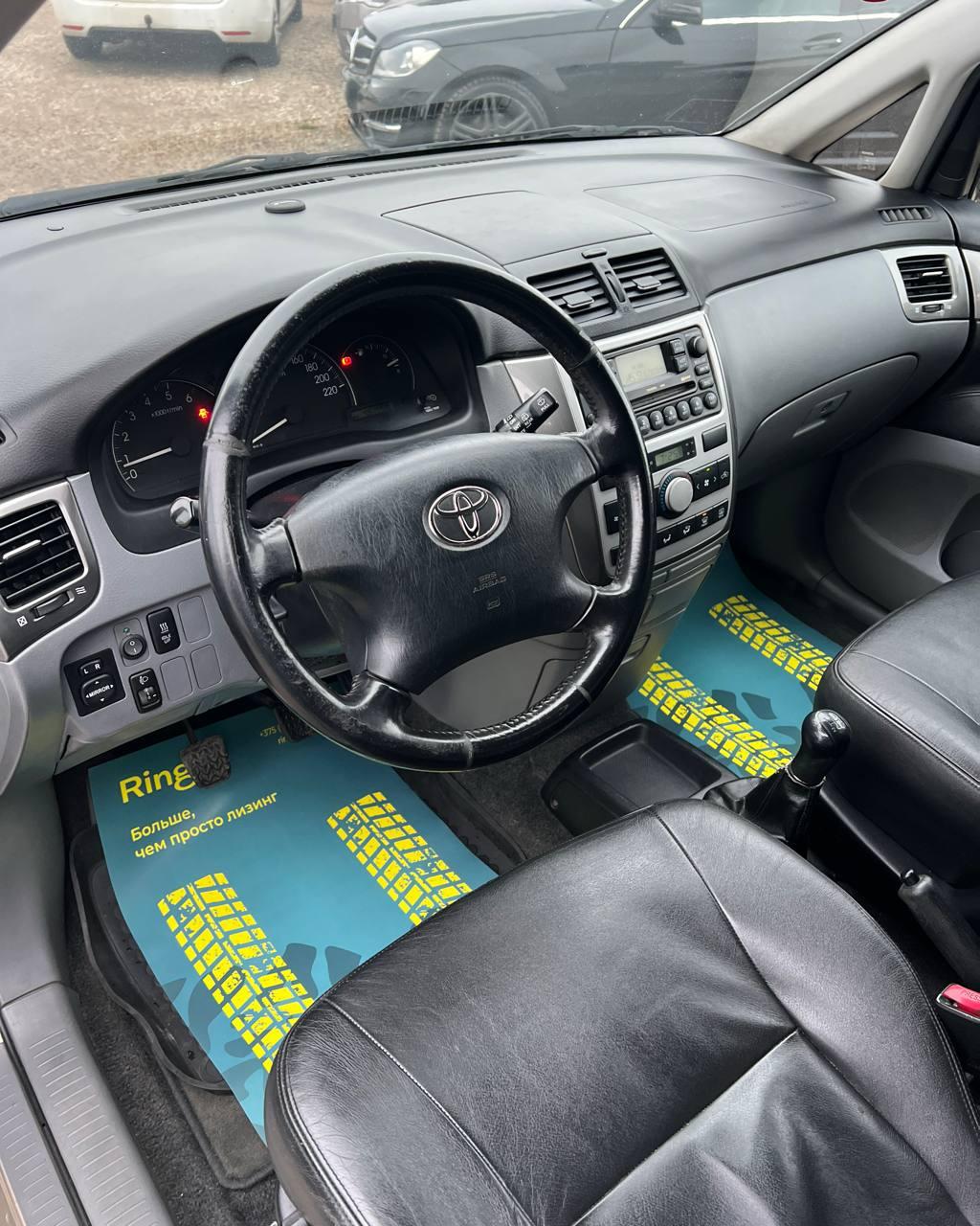 Toyota Avensis Verso I , 2003 г., механика, дизель - фото 10