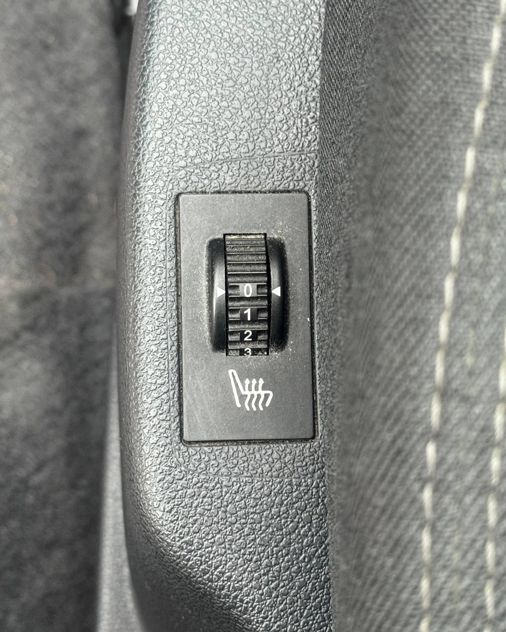 Peugeot 3008 I · Рестайлинг , 2015 г., механика, дизель - фото 19