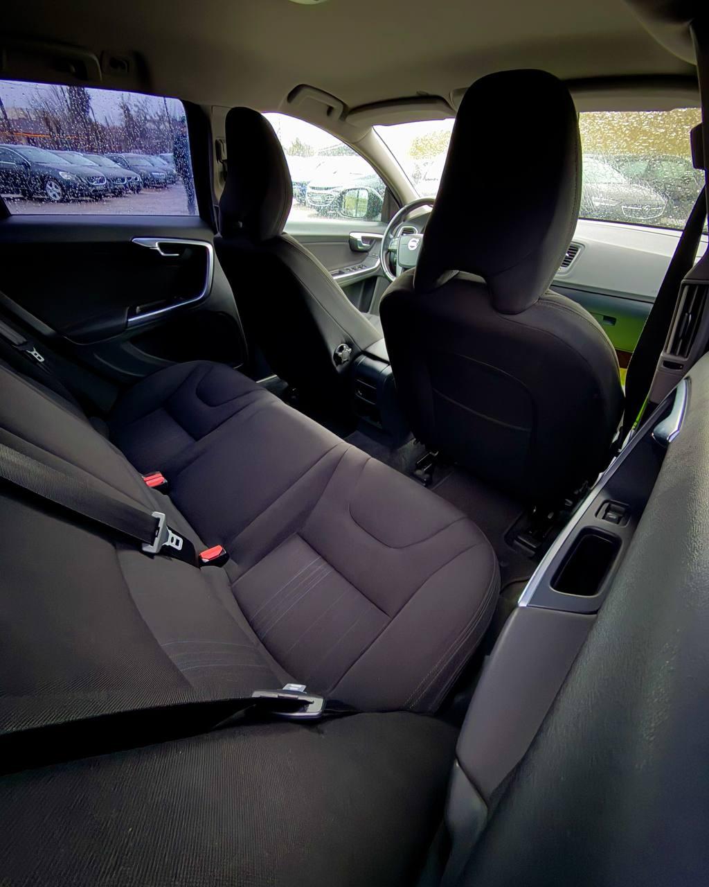 Volvo V60 I , 2011 г., механика, дизель - фото 13