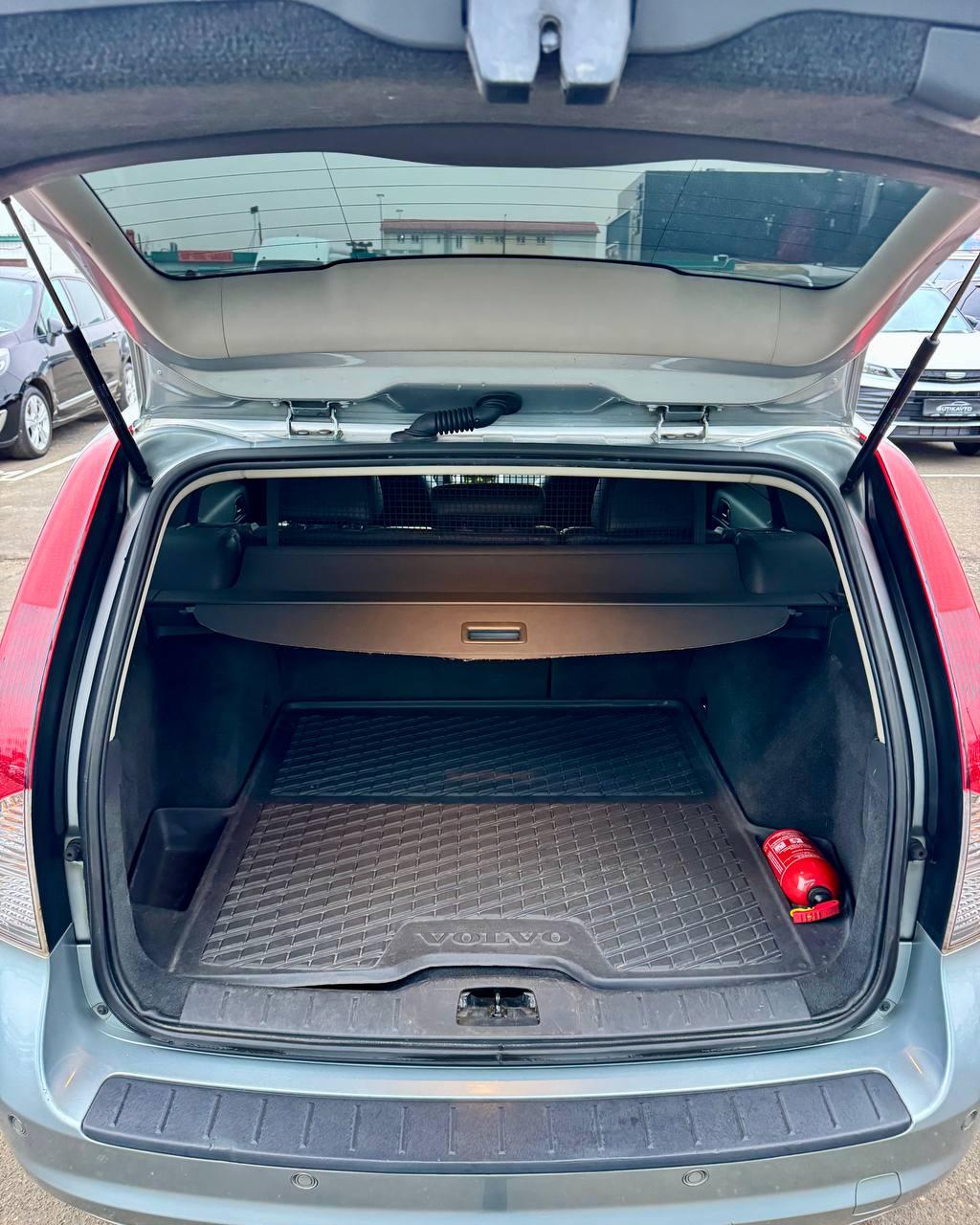 Volvo V50 I · 2-й рестайлинг , 2012 г., механика, дизель - фото 14