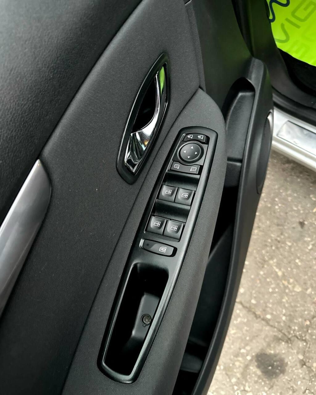 Renault Grand Scenic III · 2-й рестайлинг , 2015 г., механика, дизель - фото 17