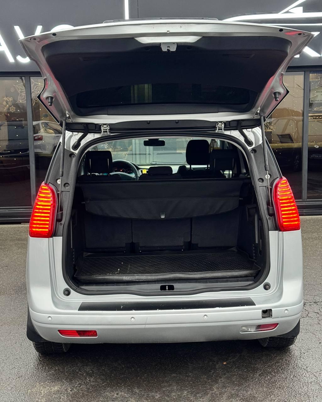 Peugeot 5008 I , 2010 г., механика, дизель - фото 14