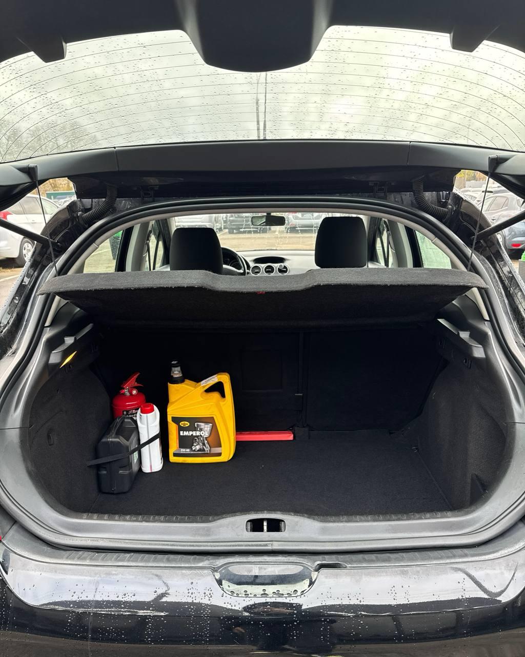 Peugeot 308 T7 · Рестайлинг , 2011 г., механика, дизель - фото 14