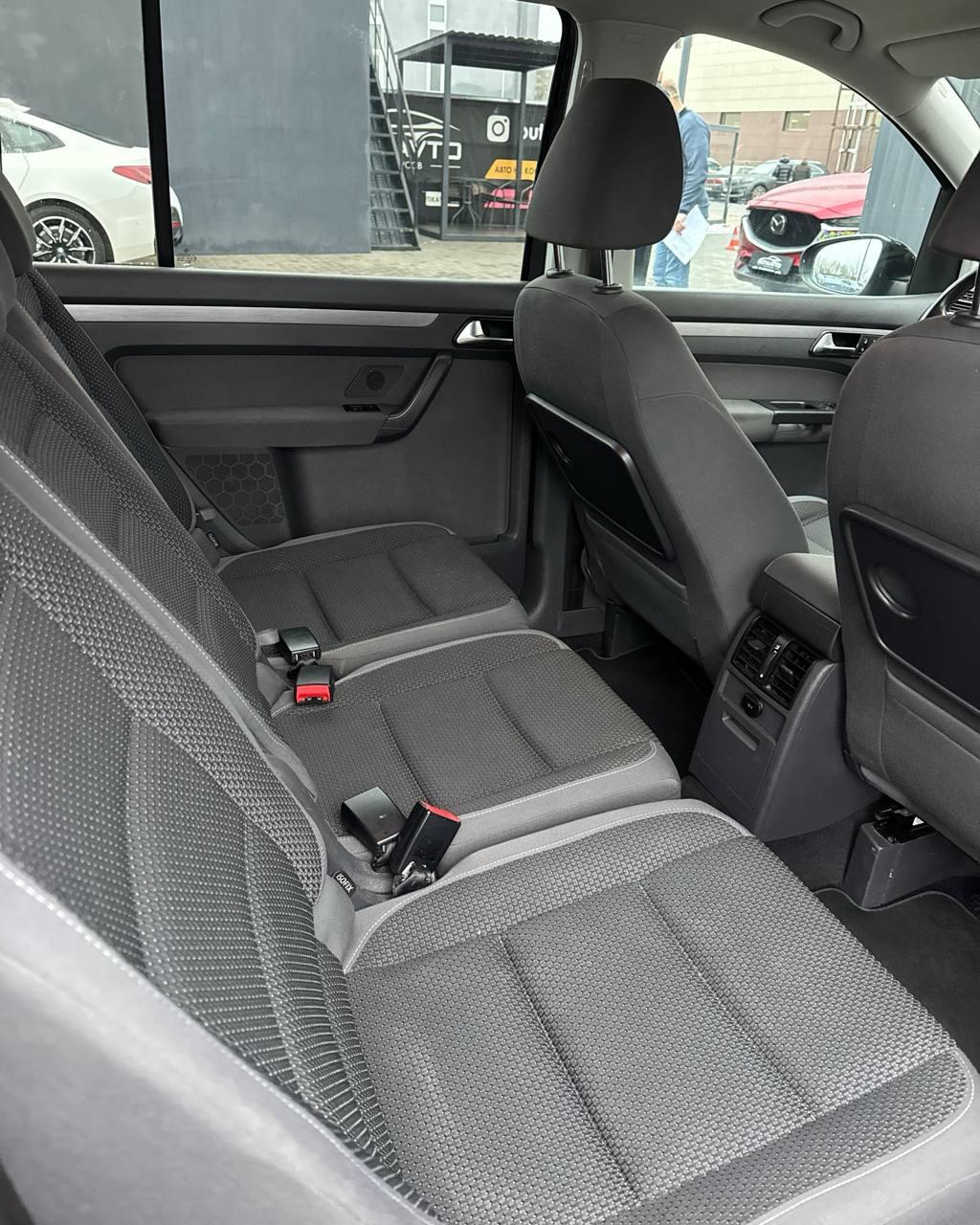 Volkswagen Touran I · 2-й рестайлинг , 2011 г., механика, дизель - фото 11