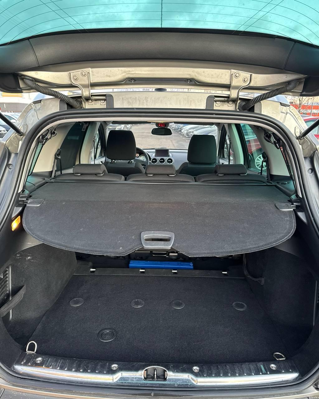 Peugeot 308 T7 · Рестайлинг , 2012 г., механика, дизель - фото 14