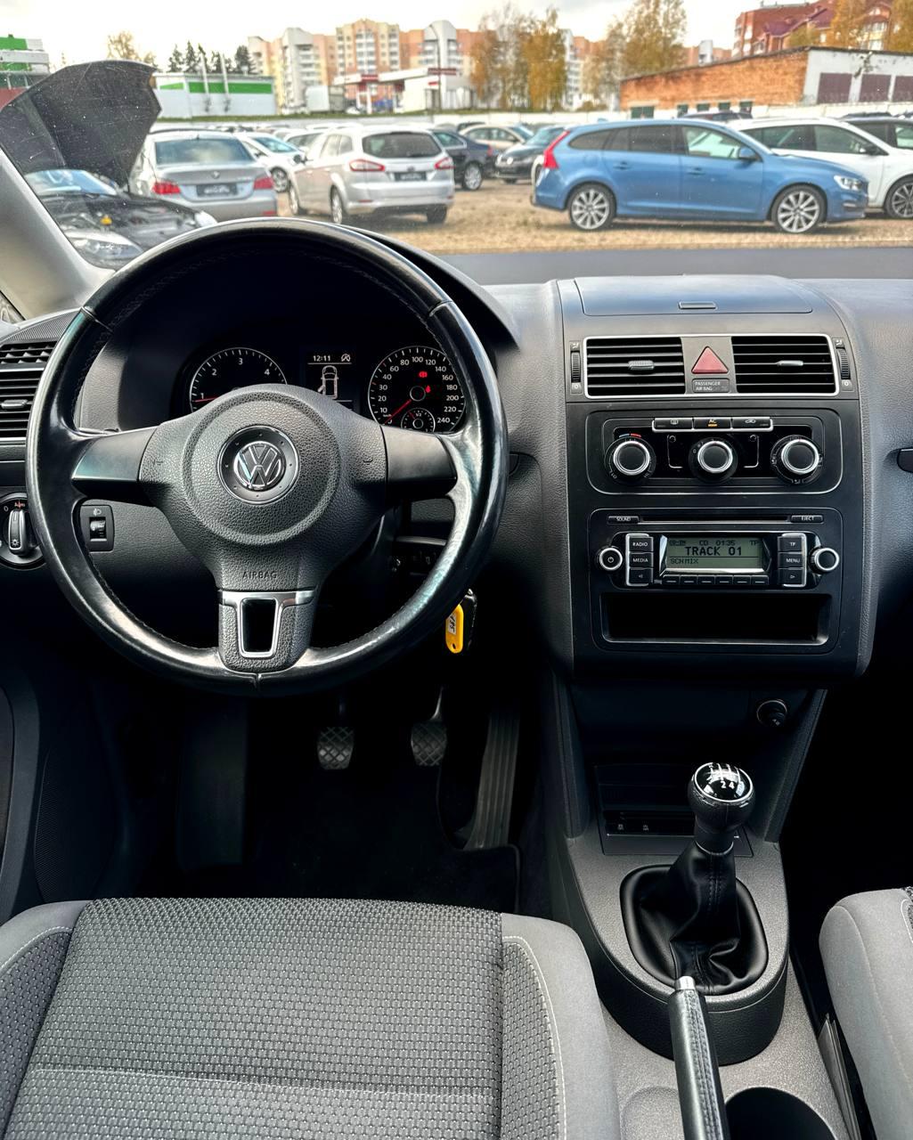 Volkswagen Touran I · 2-й рестайлинг , 2010 г., механика, дизель  - фото 12