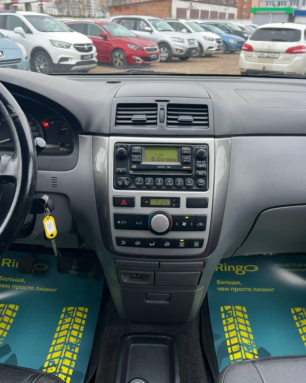 Toyota Avensis Verso I , 2003 г., механика, дизель - фото 14