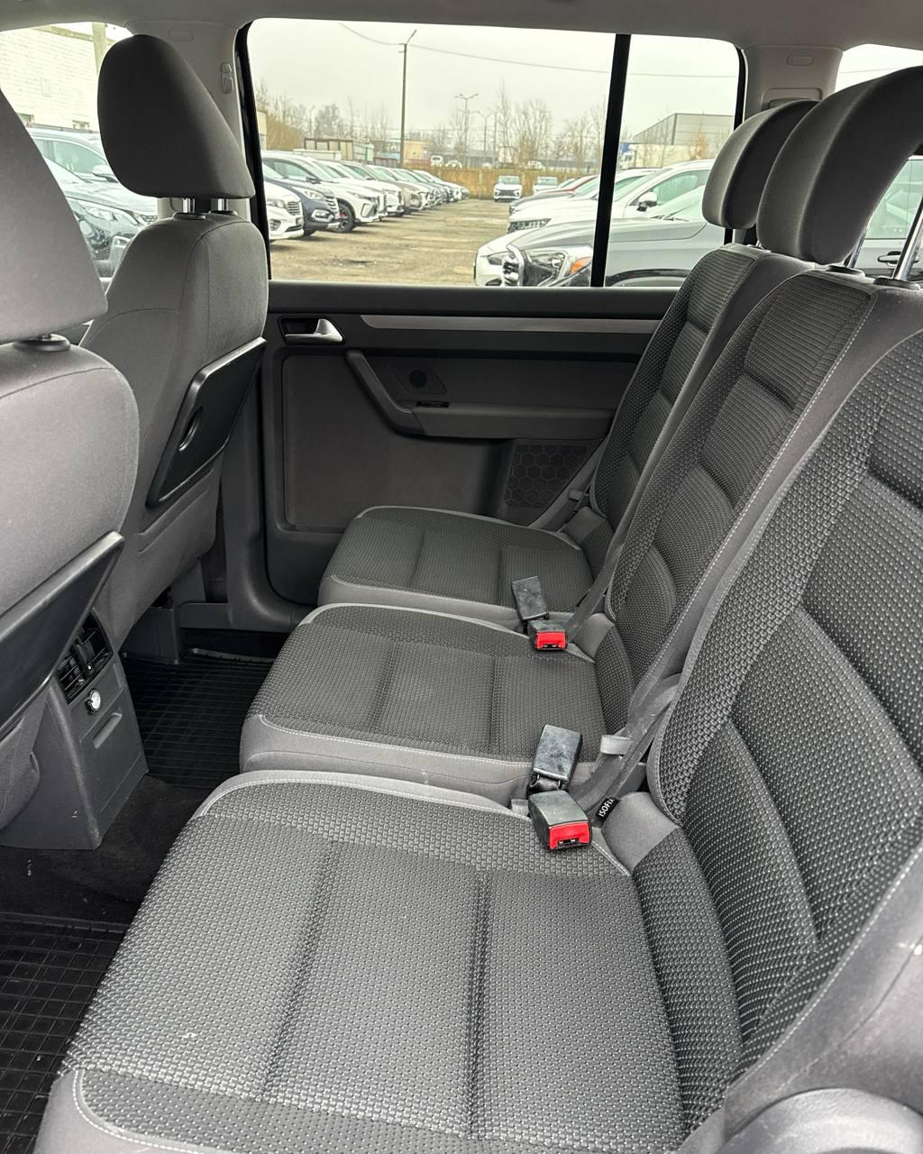 Volkswagen Touran I · 2-й рестайлинг , 2012 г., механика, дизель - фото 9