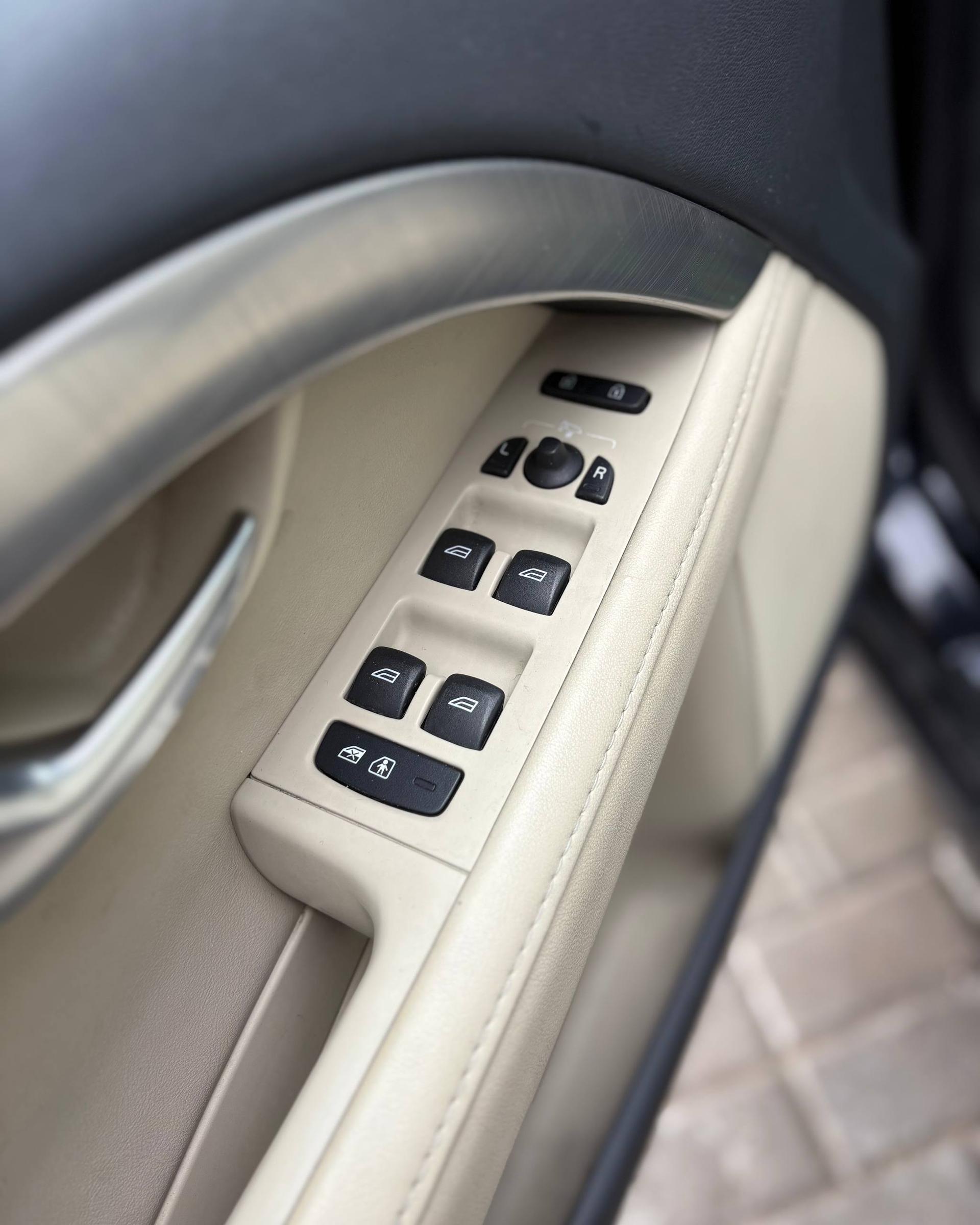 Volvo V70 III , 2010 г., механика, дизель  - фото 17