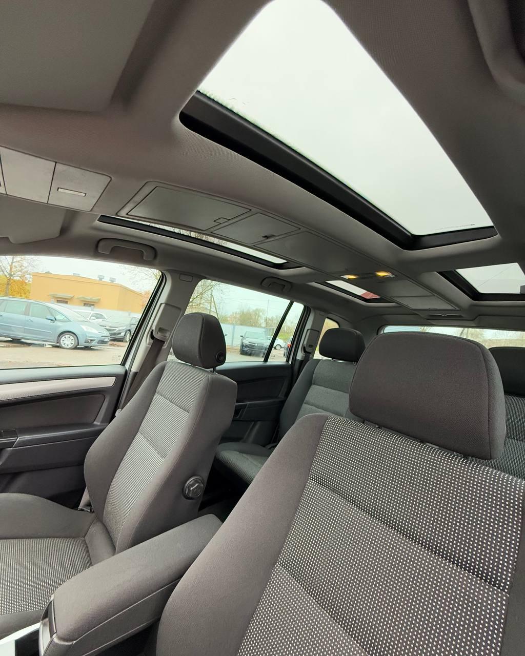 Opel Zafira B · Рестайлинг , 2011 г., механика, дизель - фото 17