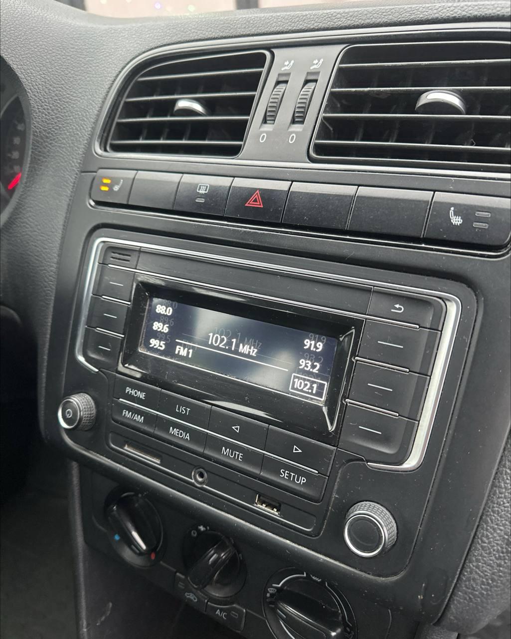 Volkswagen Polo Sedan I · Рестайлинг , 2019 г., механика, бензин - фото 15