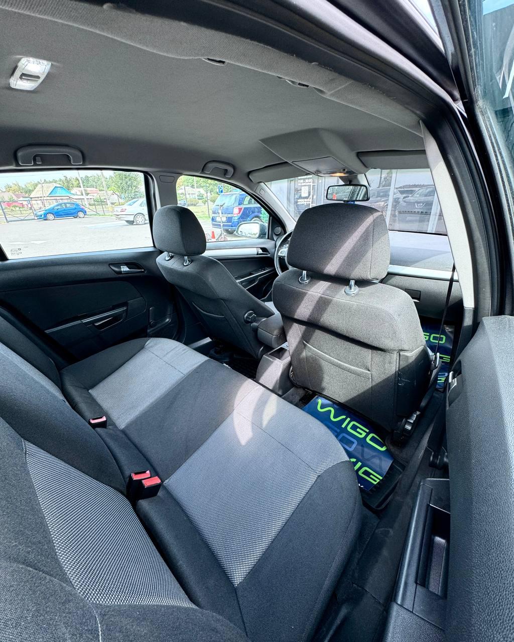 Opel Astra H · Рестайлинг , 2010 г., механика, бензин - фото 12