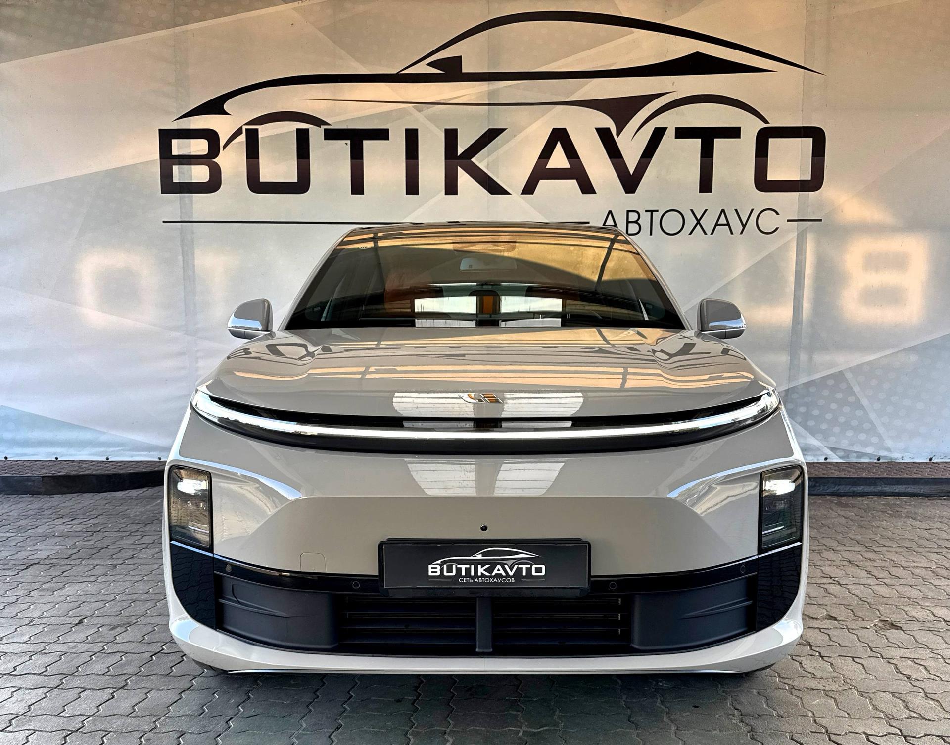 Li Auto L6 I , 2024 г., автомат, гибрид - фото 2