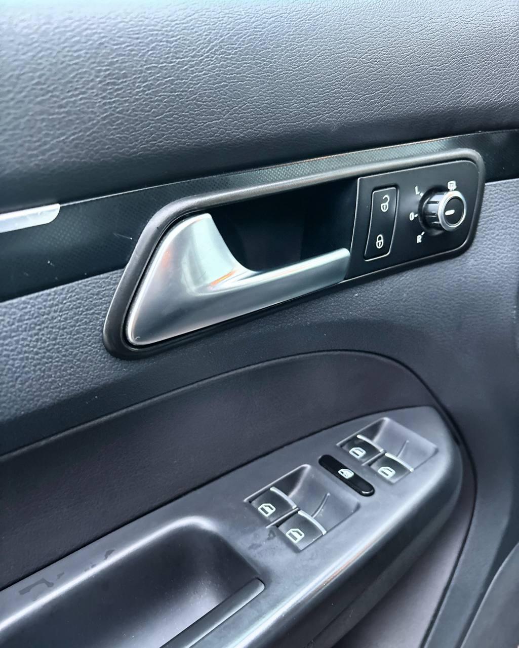 Volkswagen Touran I · 2-й рестайлинг , 2012 г., робот, дизель - фото 15