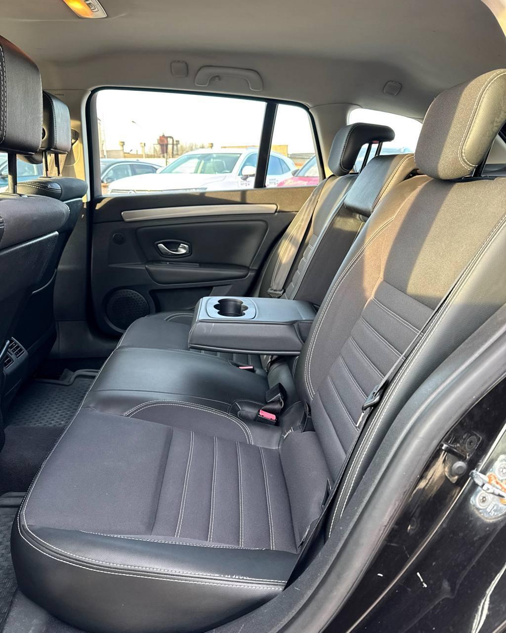 Renault Laguna III · Рестайлинг , 2011 г., механика, дизель - фото 15