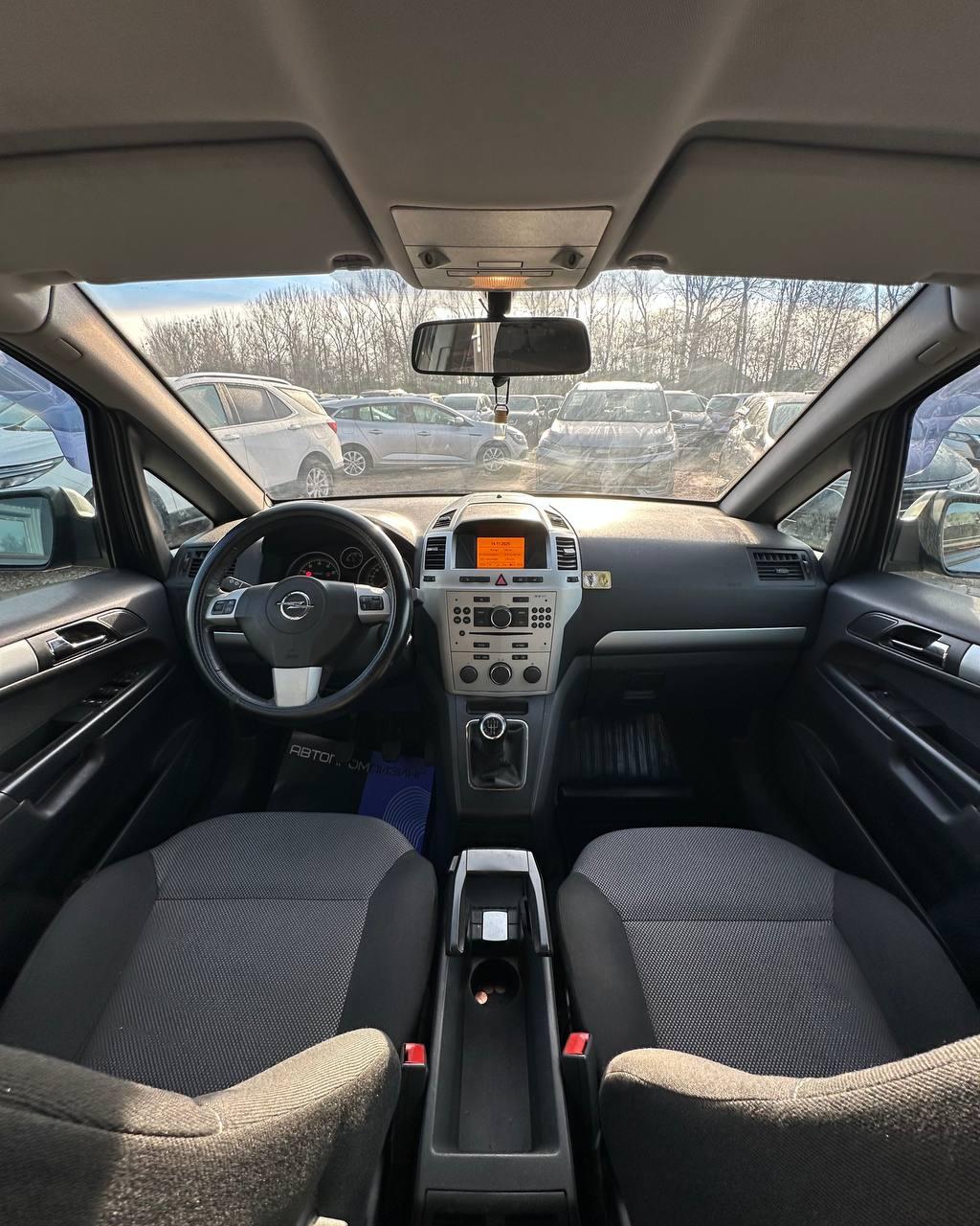 Opel Zafira B · Рестайлинг , 2012 г., механика, бензин - фото 8