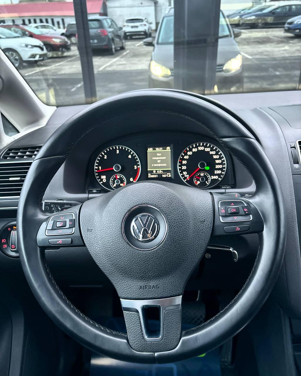 Volkswagen Touran I · 2-й рестайлинг , 2012 г., робот, дизель - фото 14