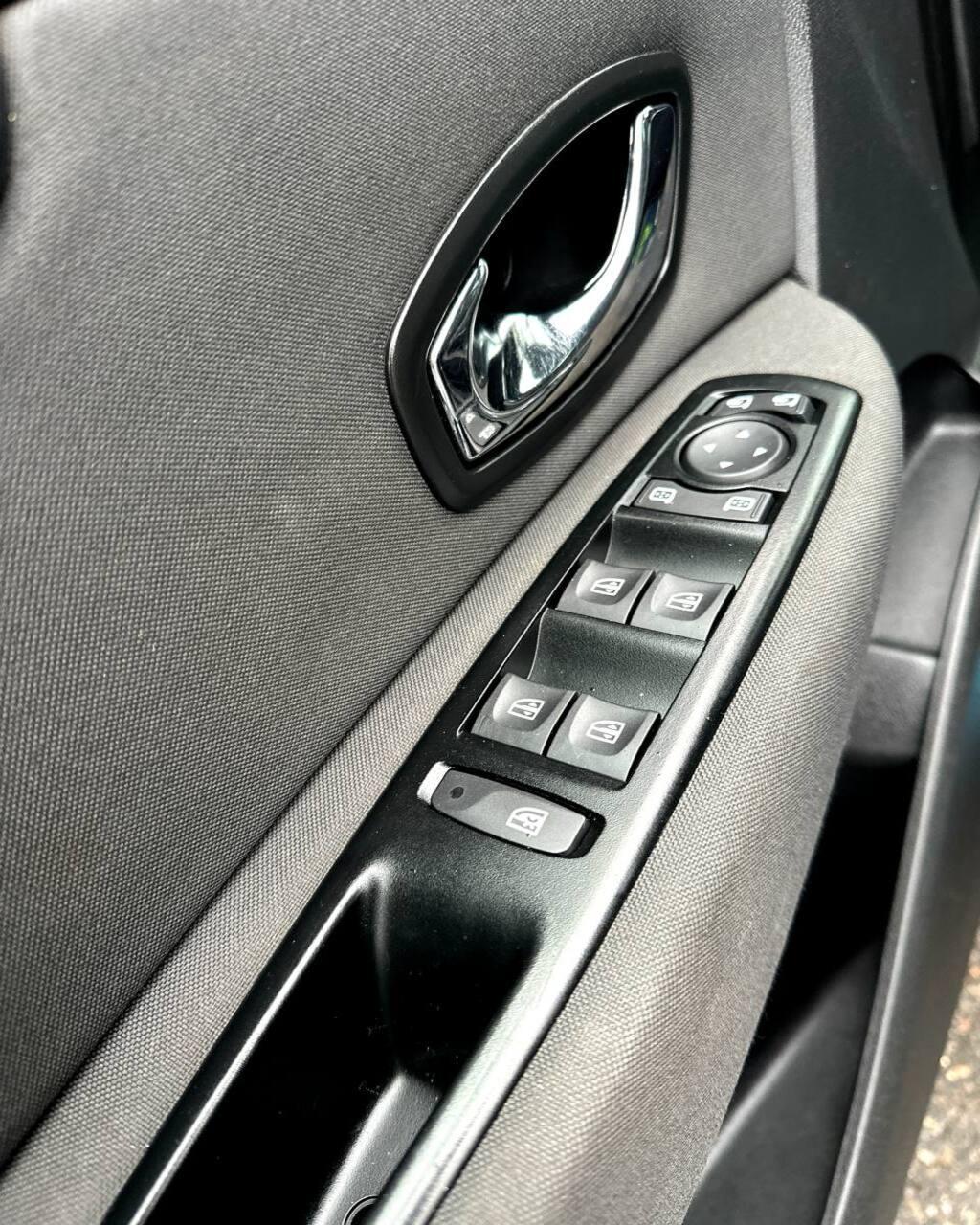 Renault Grand Scenic III · 2-й рестайлинг , 2016 г., механика, дизель  - фото 17