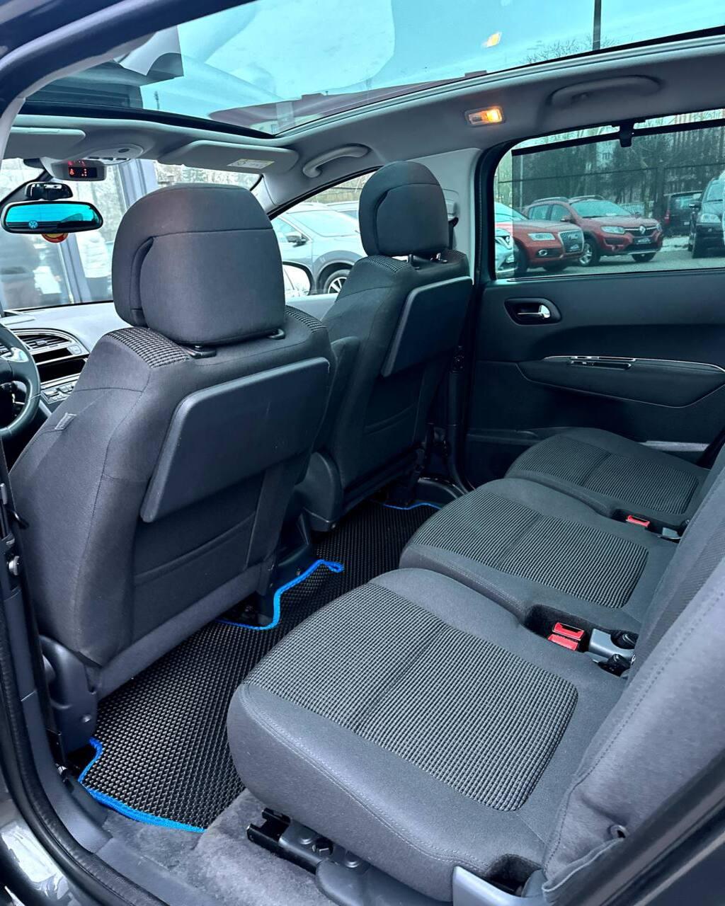 Peugeot 5008 I · Рестайлинг , 2014 г., механика, дизель - фото 12