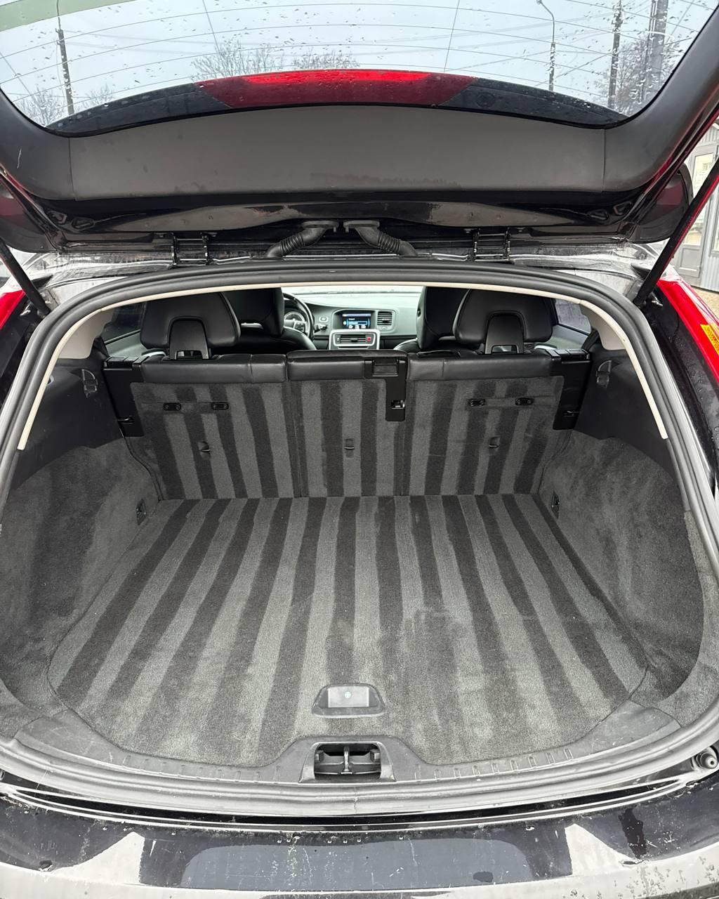 Volvo V60 I , 2011 г., механика, дизель - фото 14