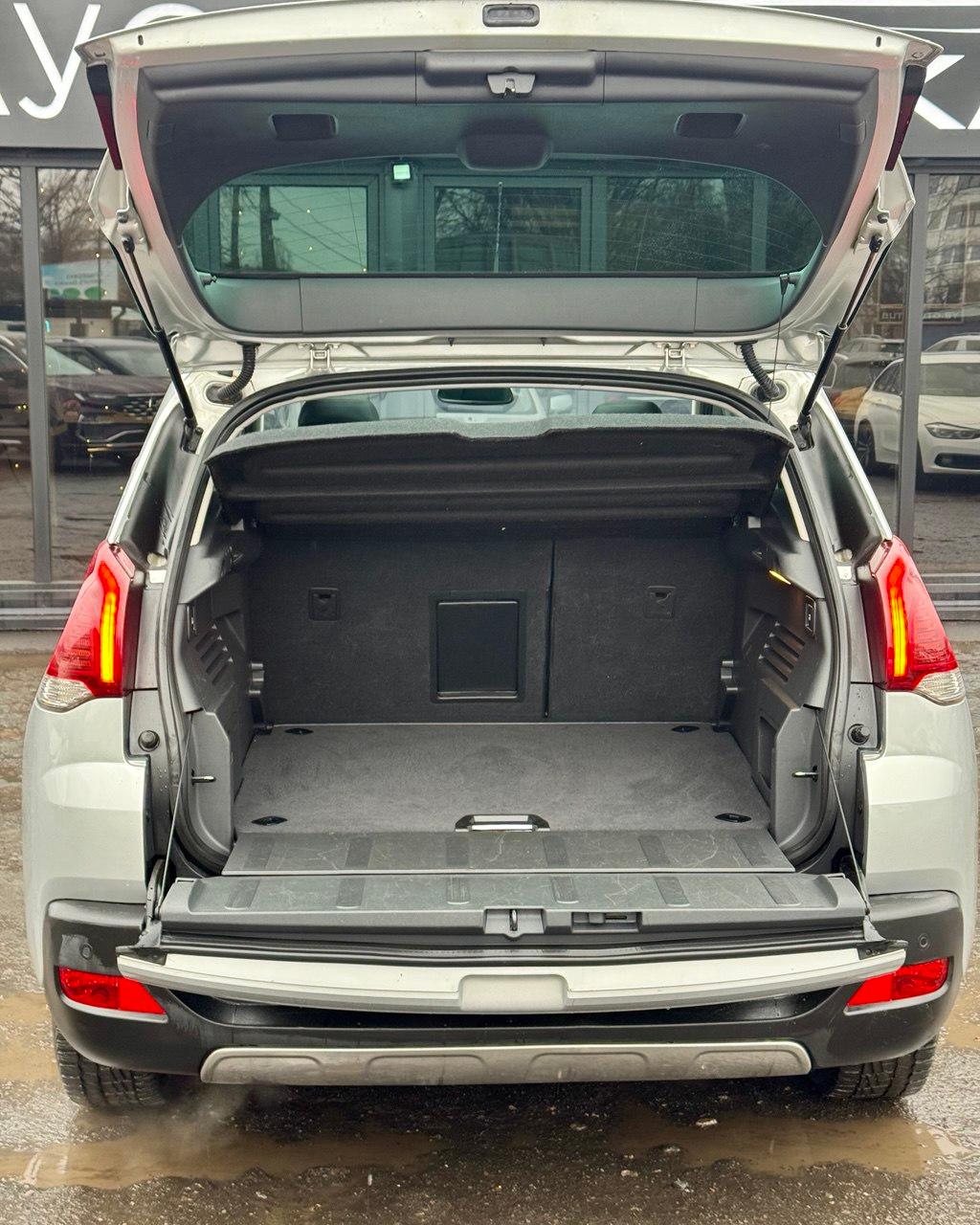 Peugeot 3008 I · Рестайлинг , 2015 г., механика, бензин - фото 12