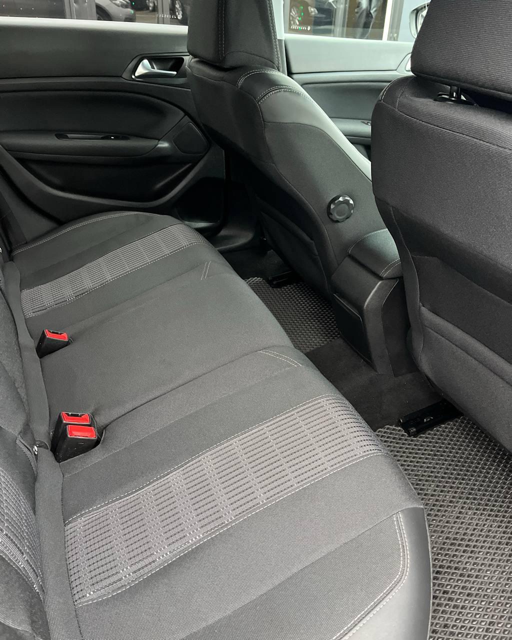 Peugeot 308 T9 · Рестайлинг , 2018 г., автомат, дизель - фото 12