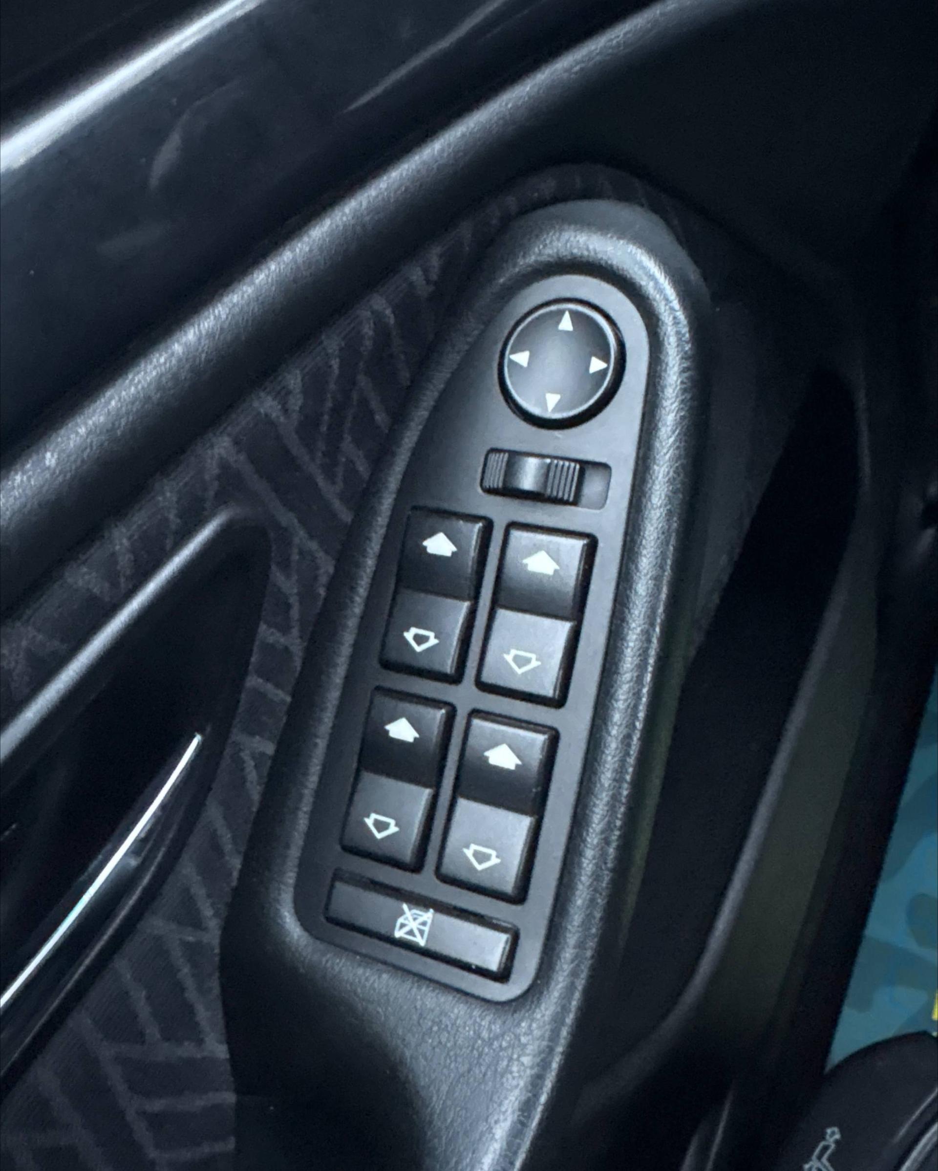 BMW 5 серия E39 · Рестайлинг , 2002 г., автомат, дизель - фото 17