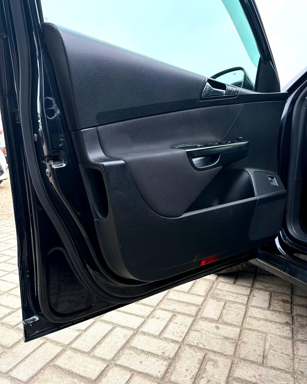 Volkswagen Passat B6 , 2007 г., механика, дизель - фото 9