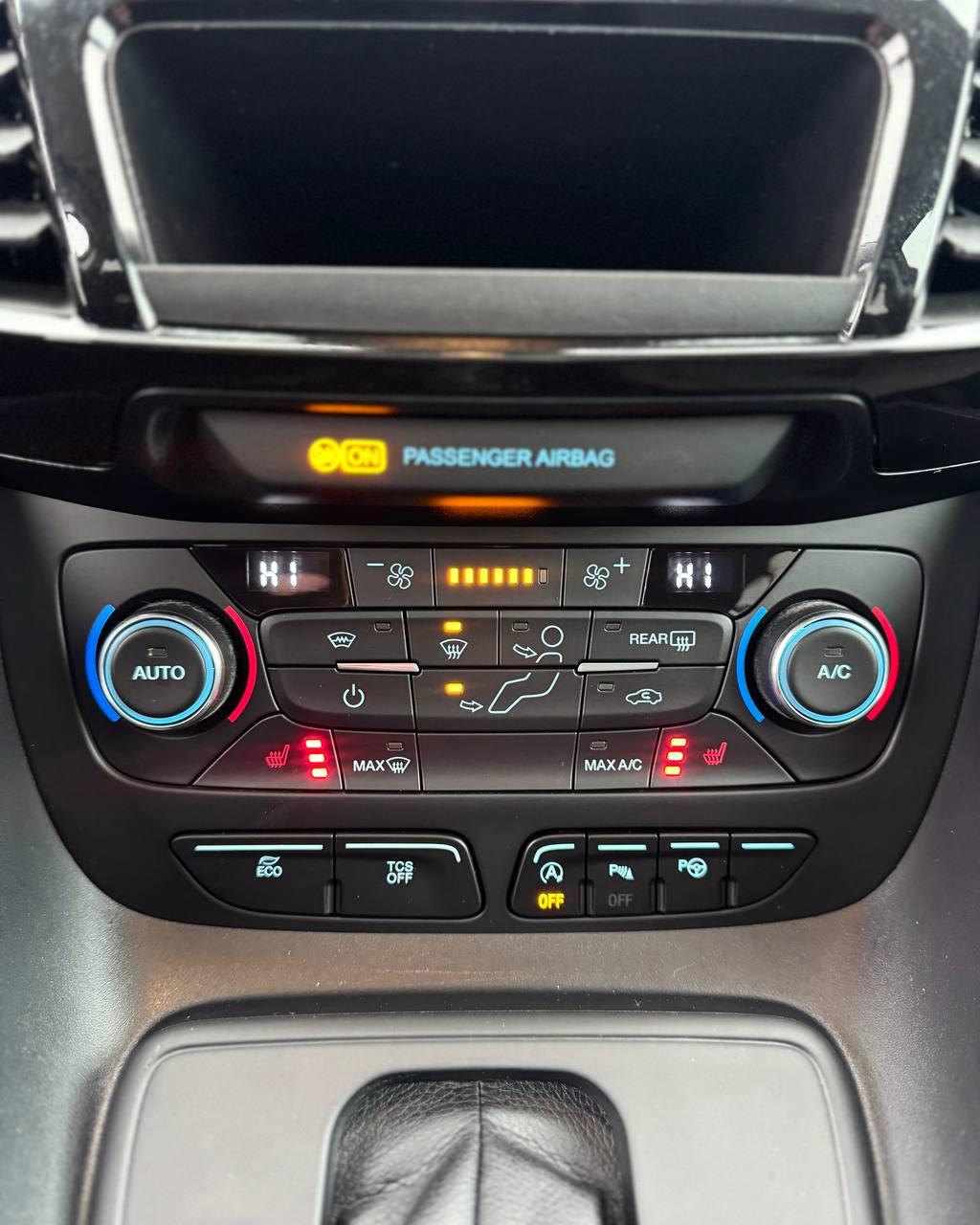 Ford Tourneo Connect II · Рестайлинг , 2022 г., автомат, дизель - фото 17