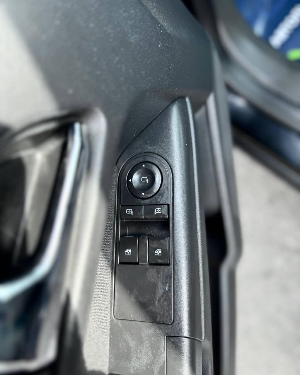 Opel Astra H · Рестайлинг , 2010 г., механика, бензин - фото 19