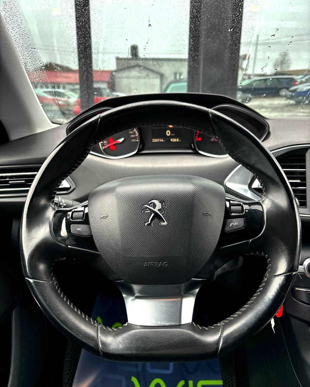 Peugeot 308 T9 · Рестайлинг , 2018 г., механика, дизель - фото 13