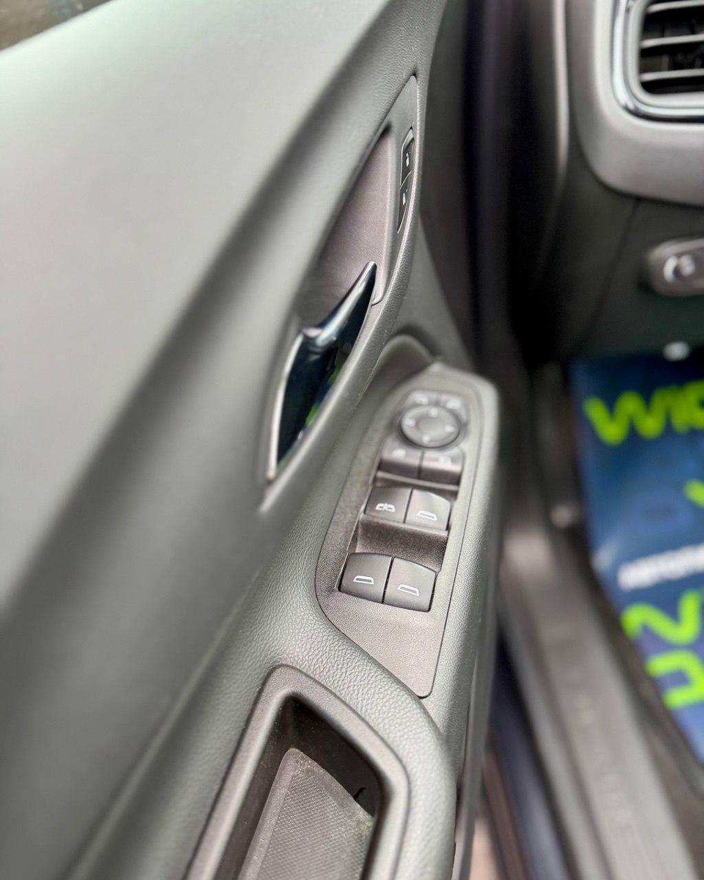 Chevrolet Equinox III · Рестайлинг , 2022 г., автомат, бензин - фото 17