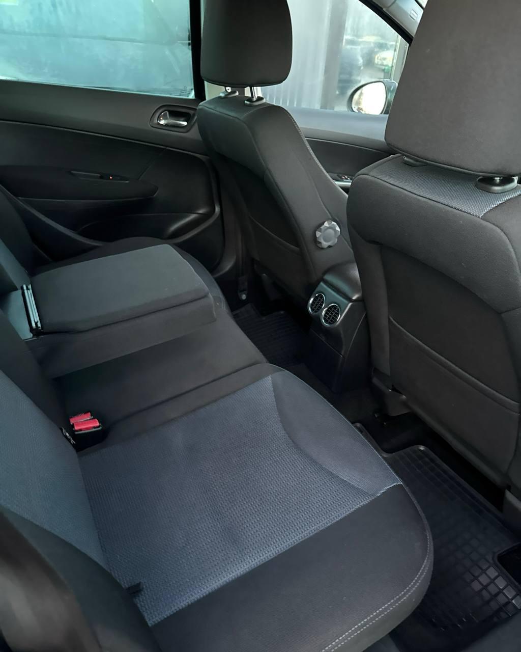 Peugeot 308 T7 · Рестайлинг , 2012 г., механика, дизель - фото 13