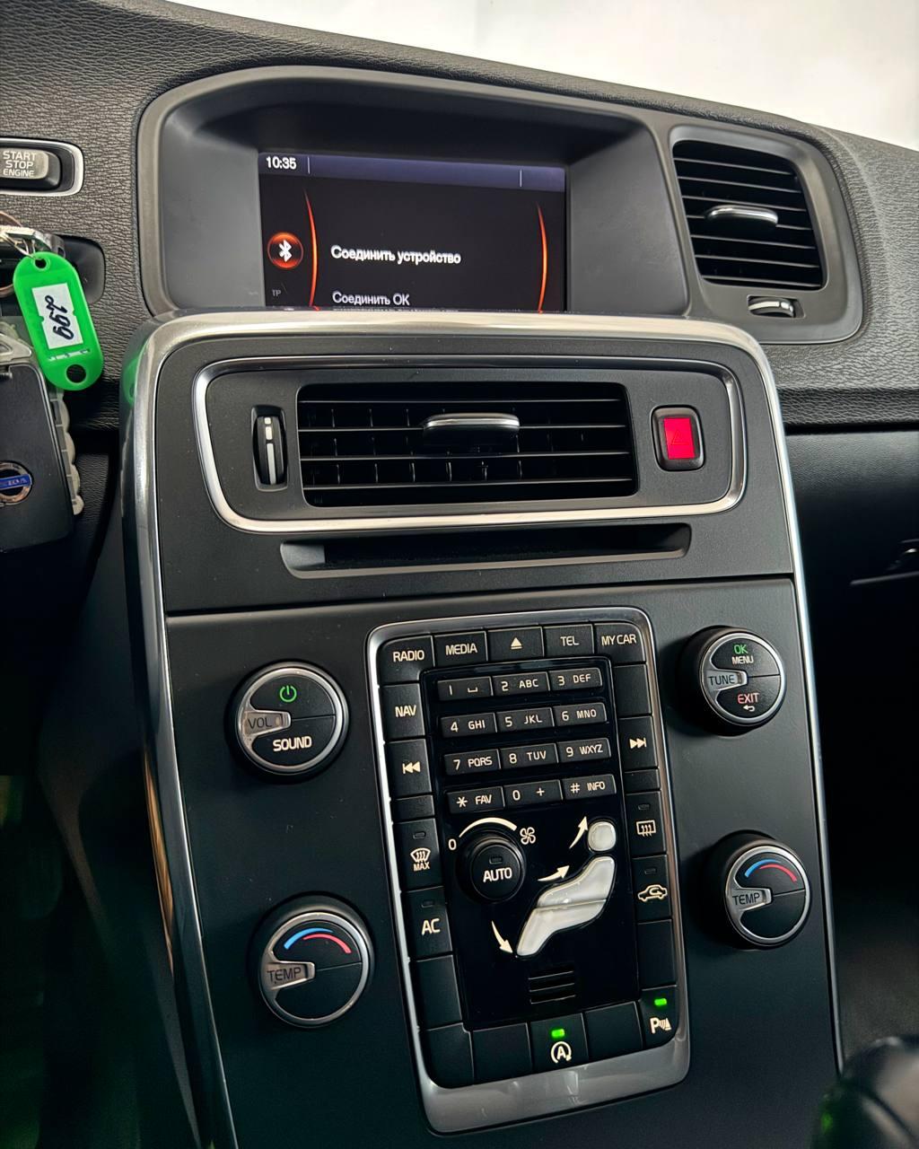 Volvo V60 I · Рестайлинг , 2013 г., механика, дизель - фото 13