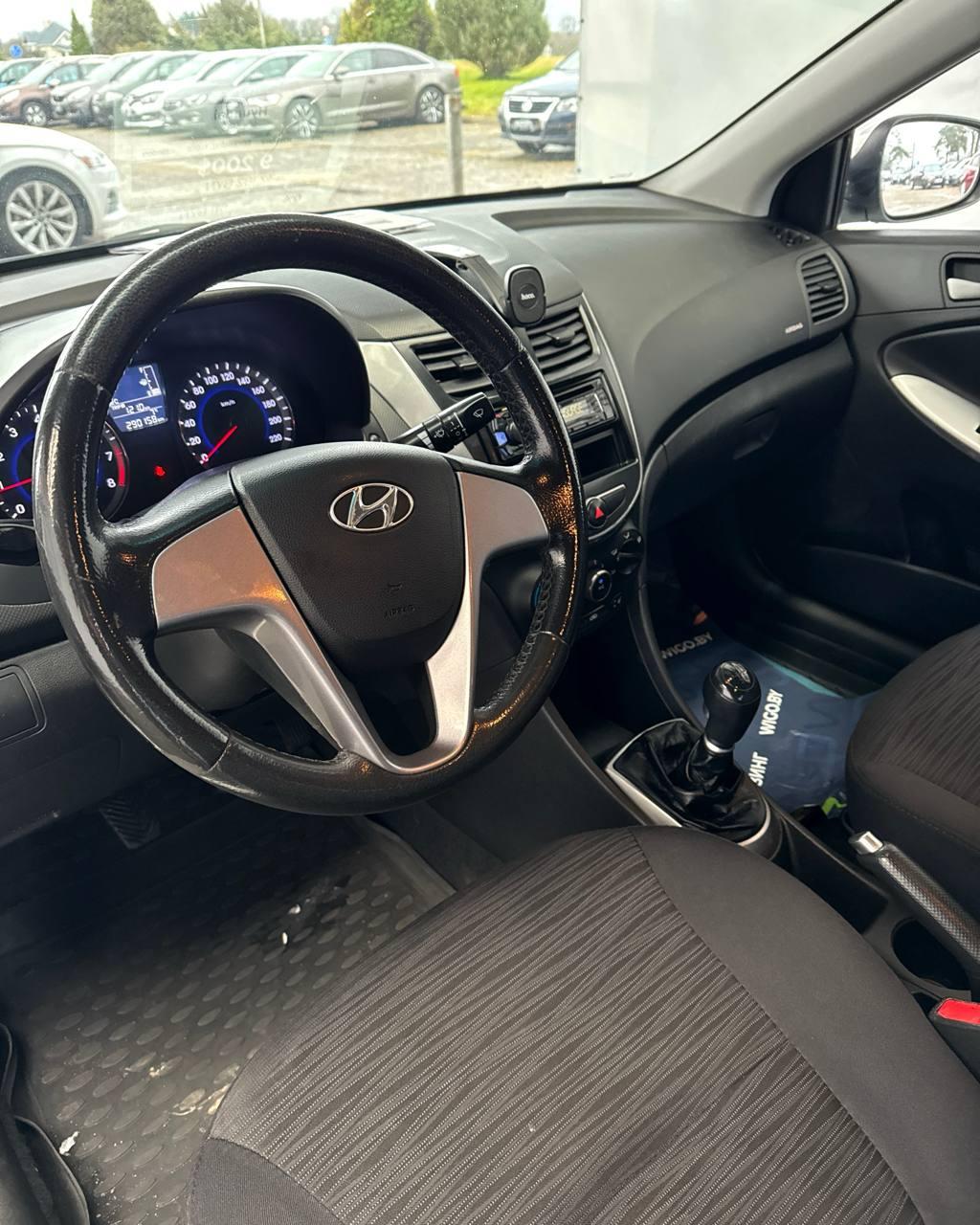 Hyundai Solaris I · Рестайлинг , 2015 г., механика, бензин - фото 10