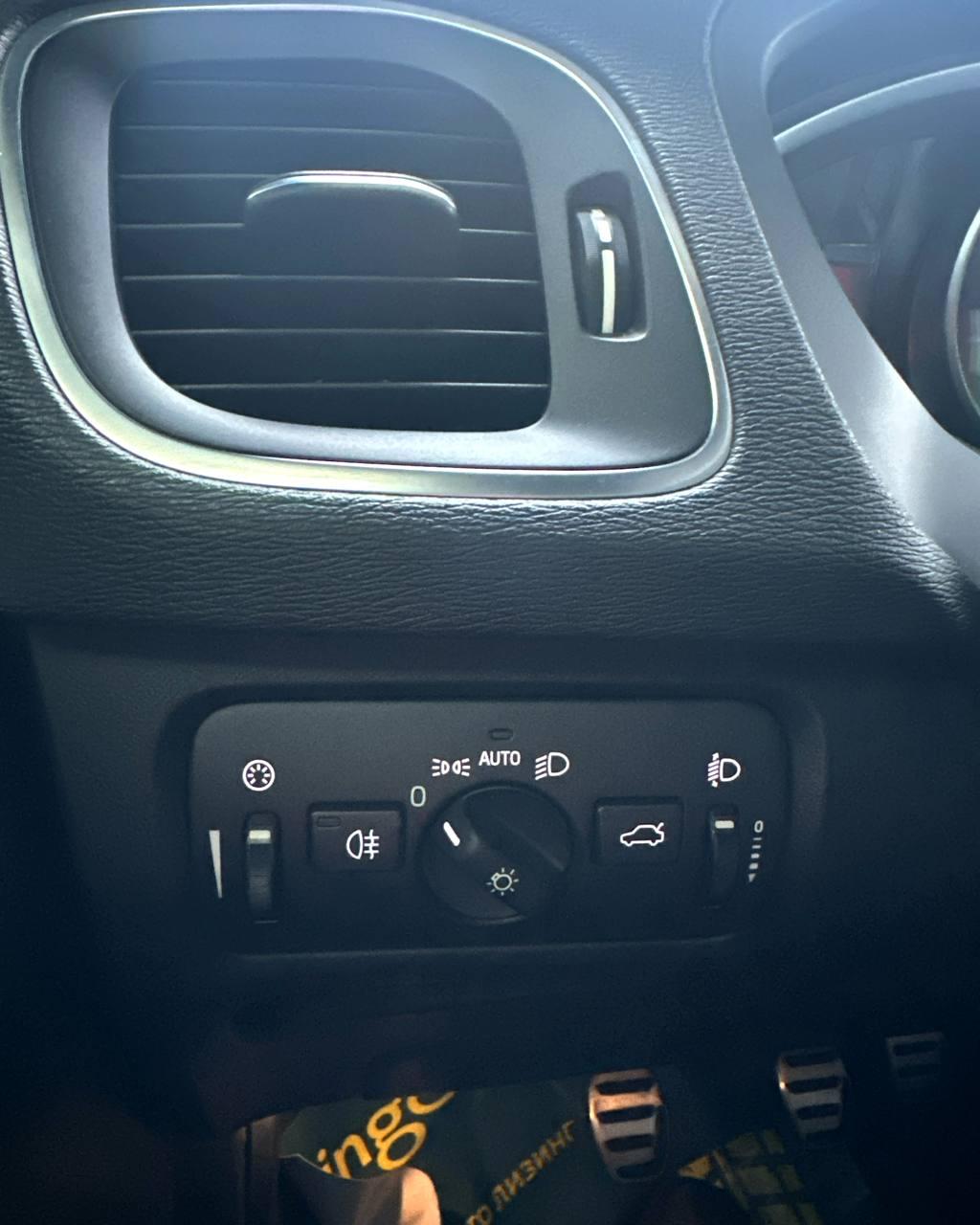 Volvo V40 II , 2013 г., механика, дизель - фото 12