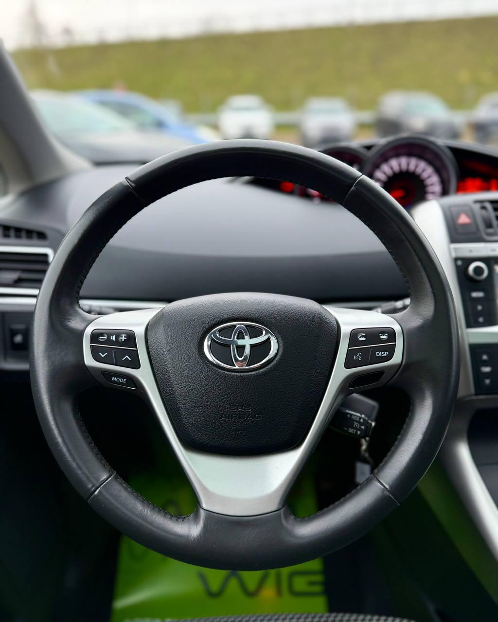 Toyota Verso I · Рестайлинг , 2014 г., механика, дизель - фото 12