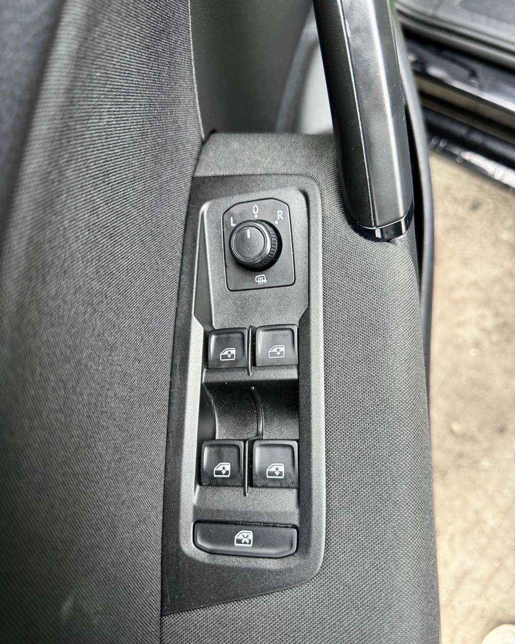 Volkswagen Touran II , 2019 г., механика, бензин - фото 21