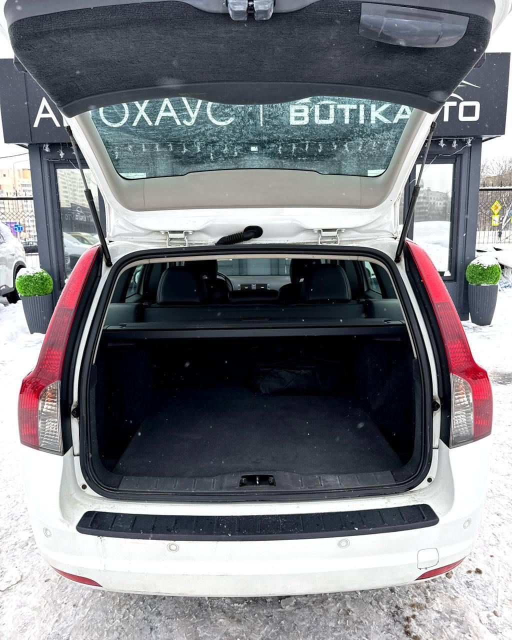 Volvo V50 I · 2-й рестайлинг , 2012 г., механика, дизель - фото 14