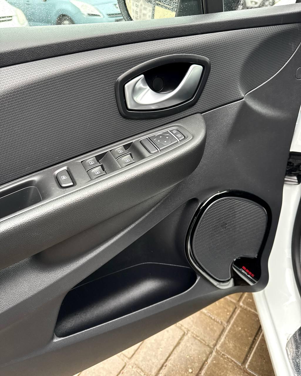 Renault Clio IV · Рестайлинг , 2019 г., механика, бензин - фото 10