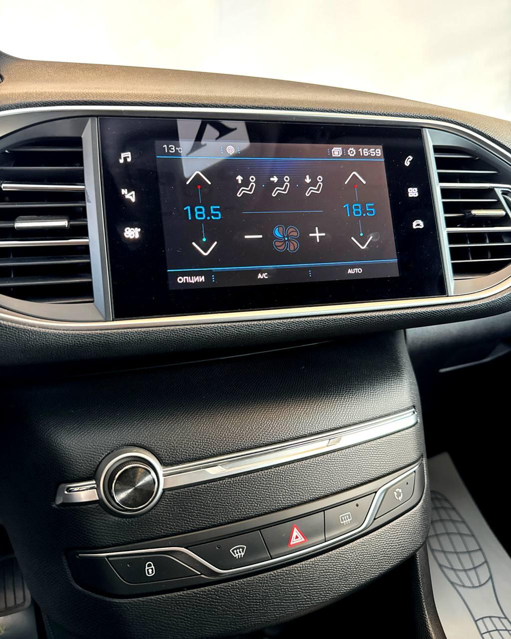 Peugeot 308 T9 · Рестайлинг , 2020 г., механика, бензин - фото 12