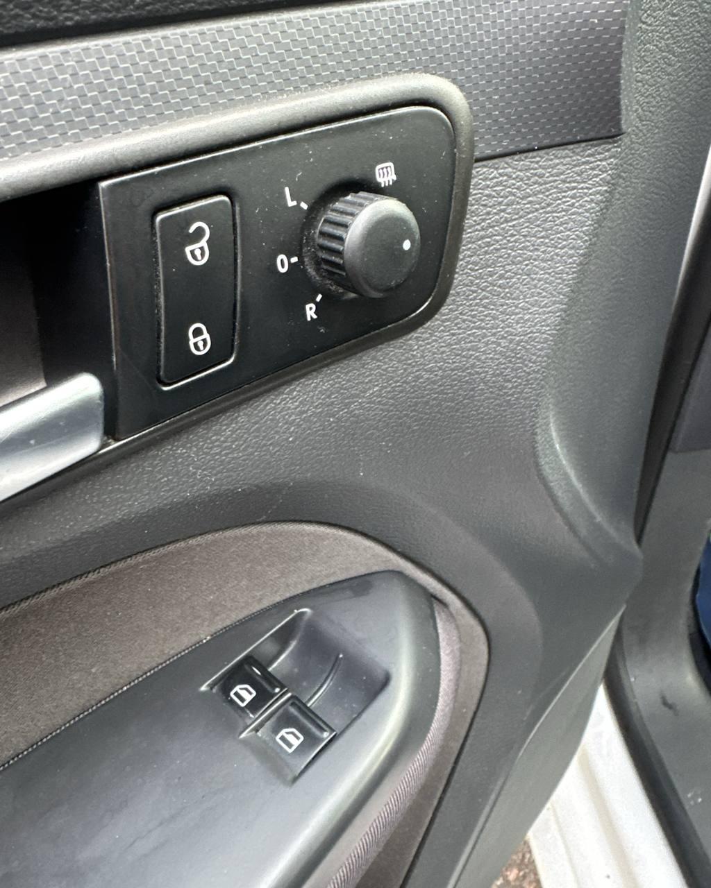 Volkswagen Caddy MAXI III · Рестайлинг , 2011 г., механика, дизель  - фото 19