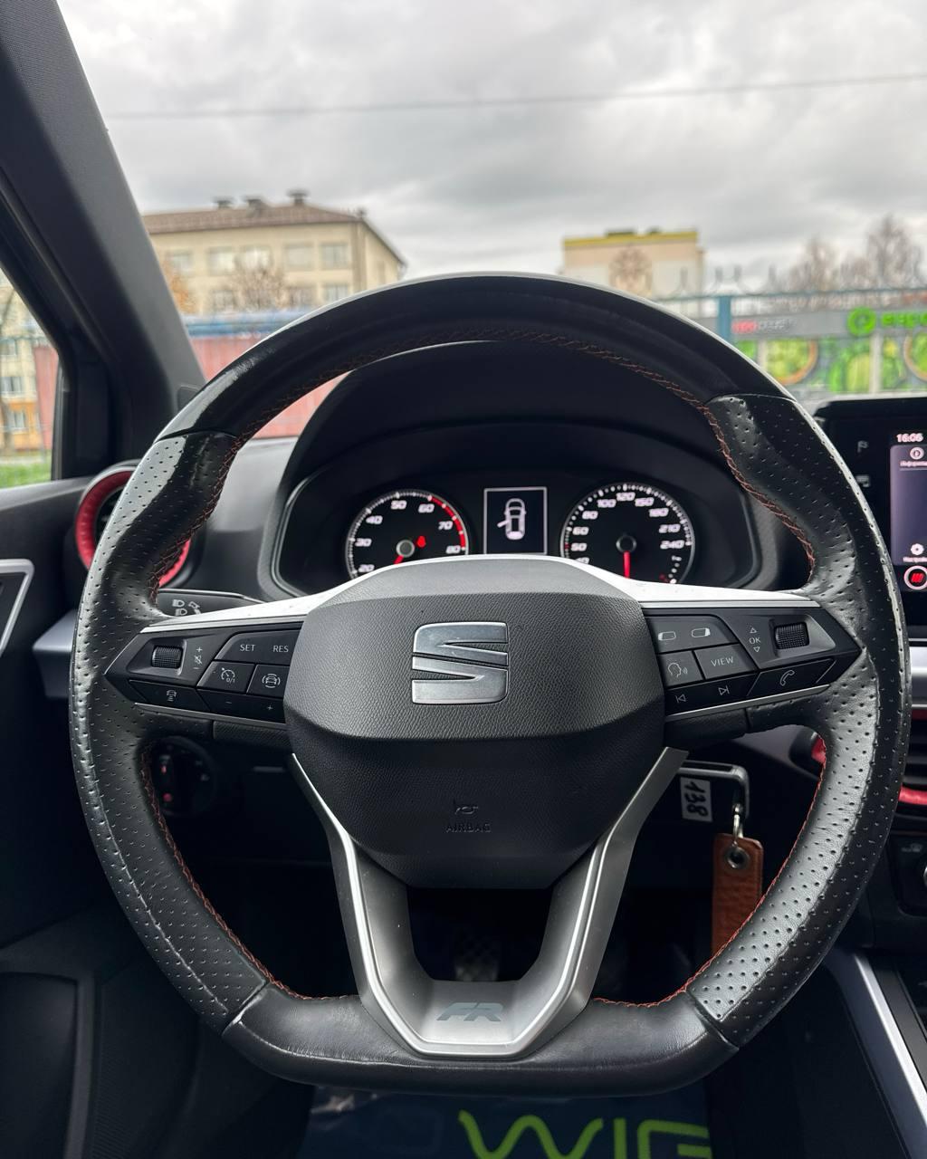 SEAT Arona I · Рестайлинг , 2021 г., механика, бензин  - фото 17